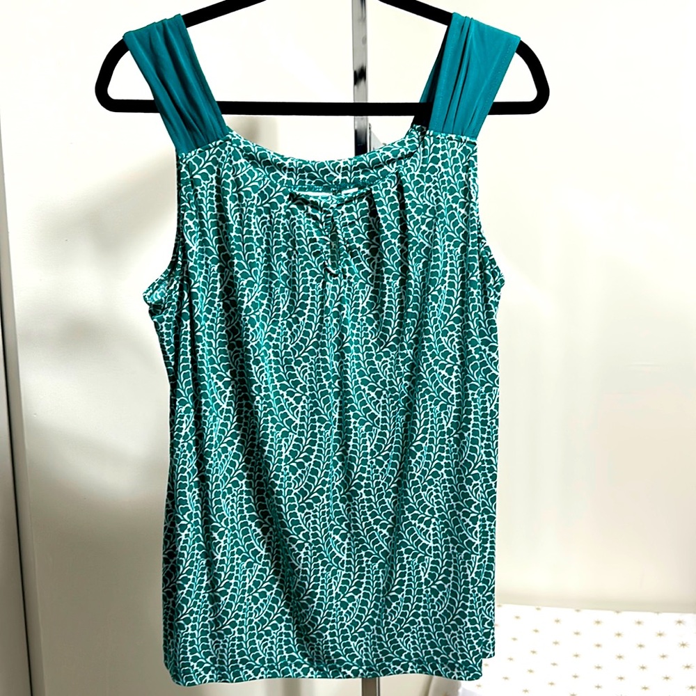 New York & Company XL Sleeveless Top. Excellent Condition!